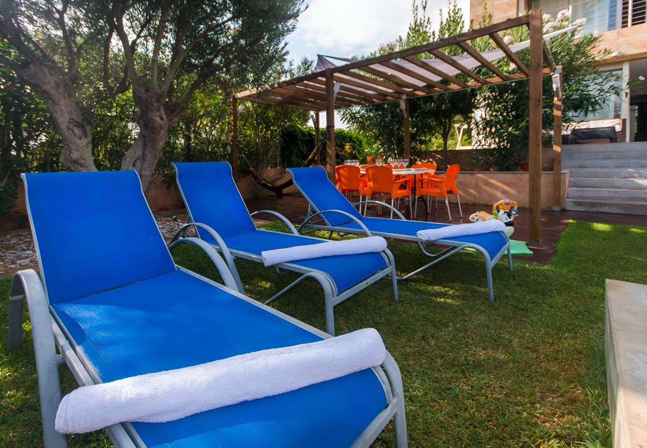 Villa en Alcudia con piscina y jardín, alquiler Villa en Alcudia con piscina y jardín, alquiler