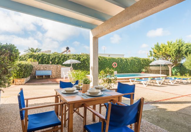 Casa rural en Ciutadella de Menorca - Menorca SA CANOVA Terraza de la casa para vacaciones Sa Canova en Menorca