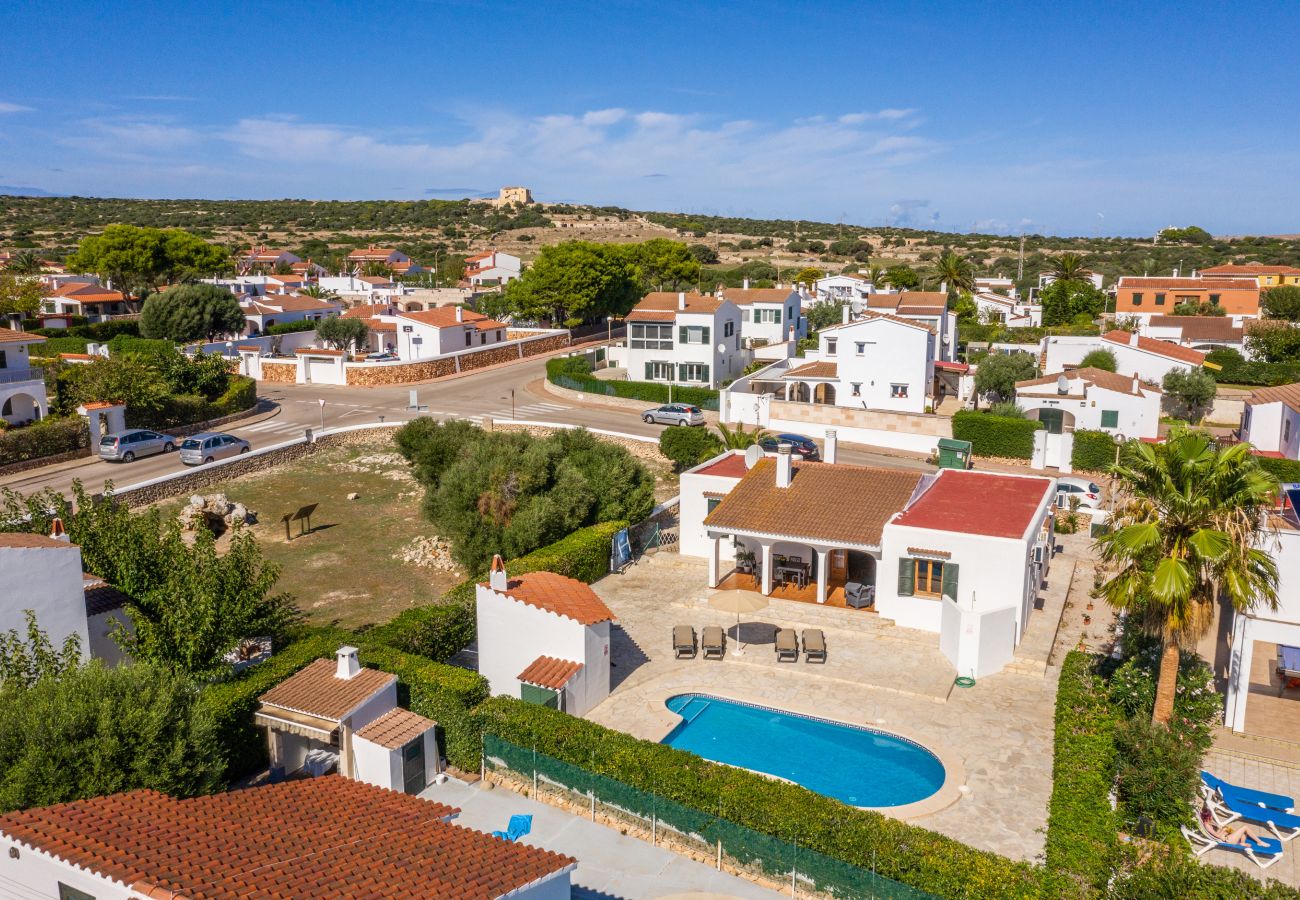 Villa en Cala´n Blanes - Menorca Paco Villa Paco con piscina y zona de terraza y barbacoa