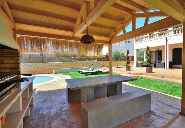 barbacoa de construcción, terraza, son serra, buen tiempo, felicidad barbacoa de construcción, terraza, son serra, buen tiempo, felicidad