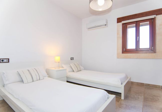 Finca in Sa Pobla - 140 Villa Son Ferragut VT/2073  by Mallorca Charm Finca in Sa Pobla - 140 Villa Son Ferragut VT/2073  by Mallorca Charm