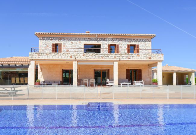 Finca in Sa Pobla - 140 Villa Son Ferragut VT/2073  by Mallorca Charm Finca in Sa Pobla - 140 Villa Son Ferragut VT/2073  by Mallorca Charm