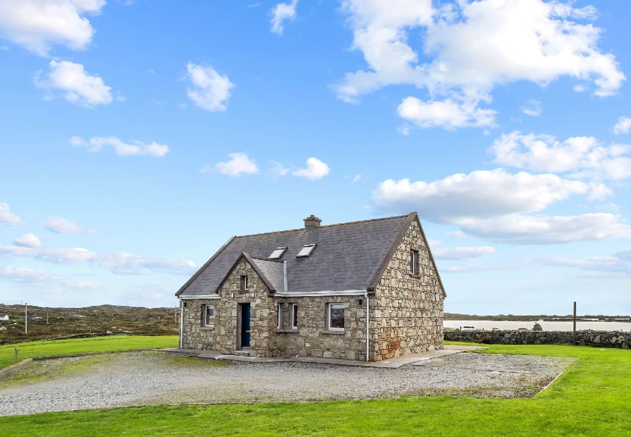 Ferienhaus in Ballyconneely - Lake House Mannin, Ballyconneely
