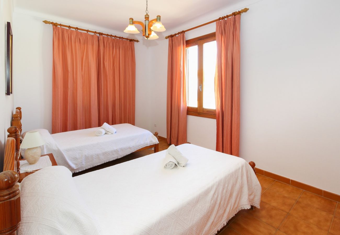 The house to rent in Son Serra has 4 rooms vvThe house to rent in Son Serra has 4 rooms