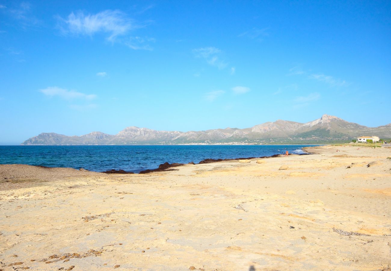 The house has stunning sea views The house has stunning sea views