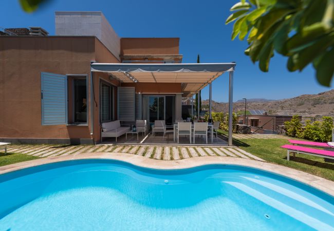 Villa/Dettached house in San Bartolomé de Tirajana - Vista Golf 3