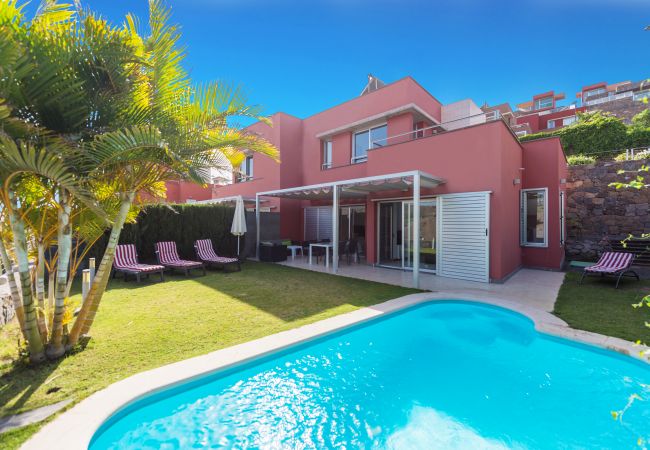 Villa/Dettached house in San Bartolomé de Tirajana - Vista Golf 28