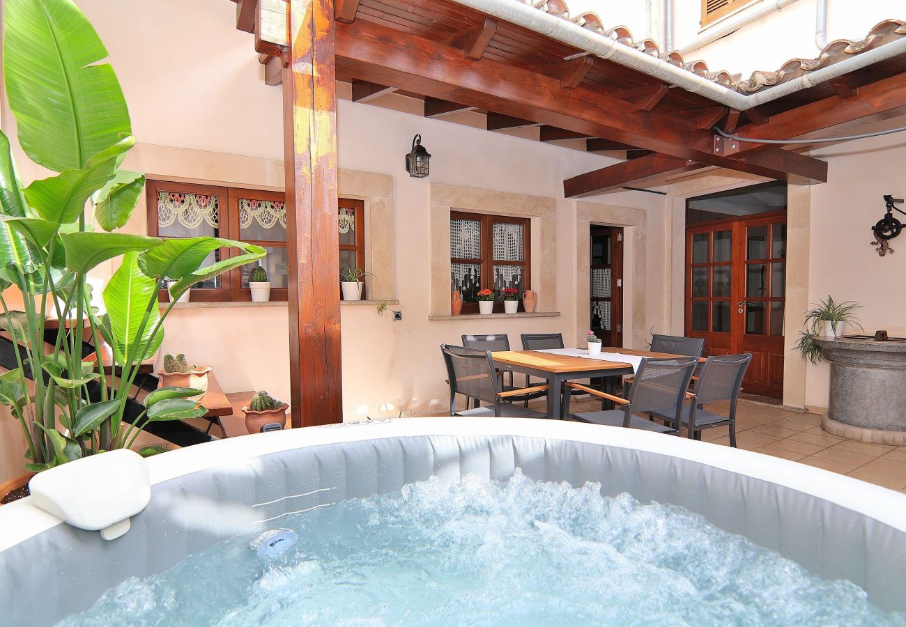 Villa, Pool, privacy, holidays. Beautiful house with private pool, quiet