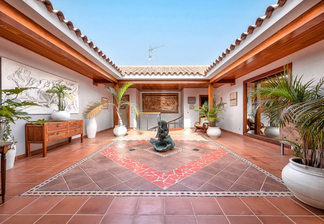 Chalet in San Bartolomé de Tirajana - EXCLUSIVE HOME MASPALOMAS Chalet in San Bartolomé de Tirajana - EXCLUSIVE HOME MASPALOMAS