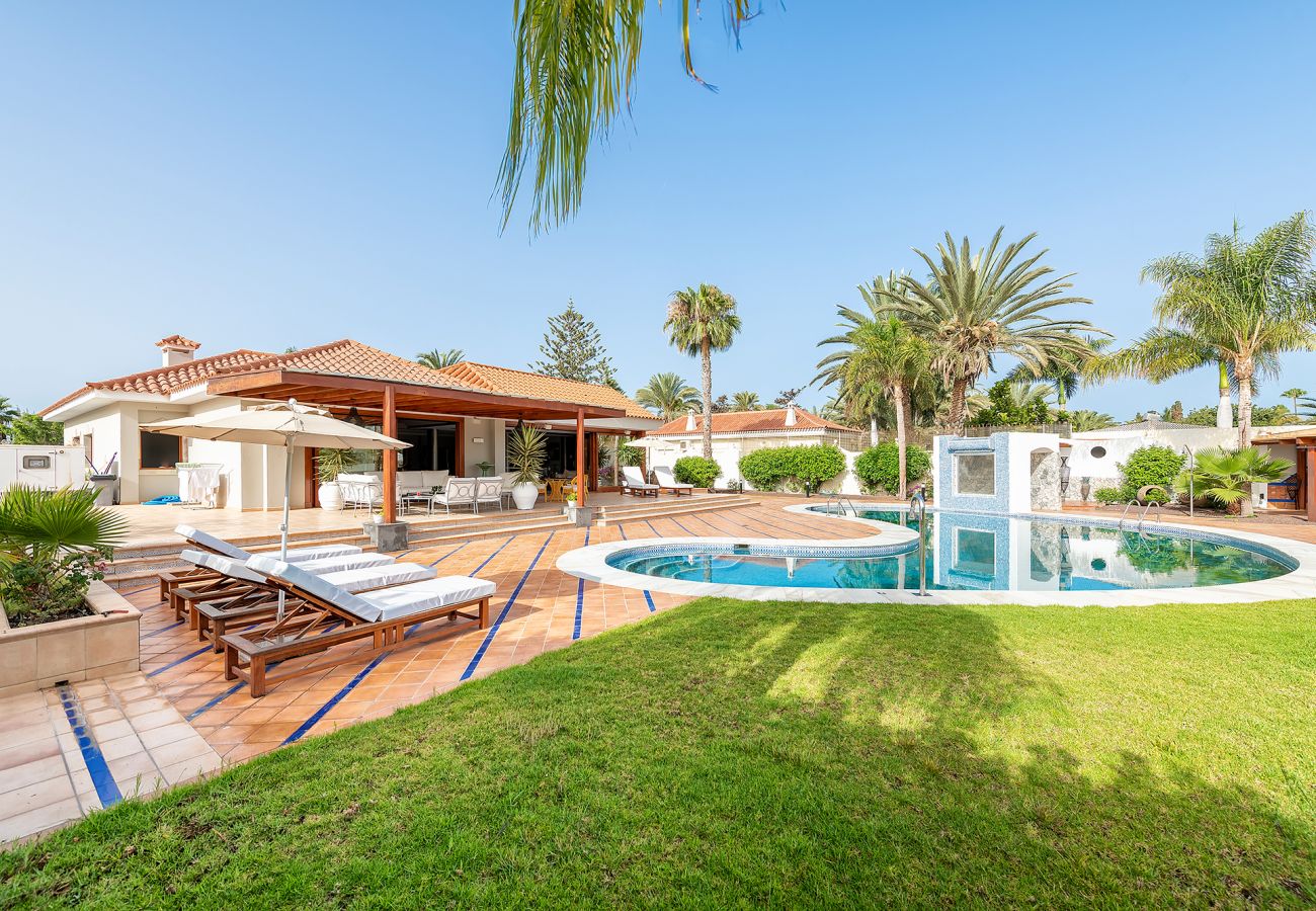 villa with pool in Maspalomas Gran Canaria with garden villa with pool in Maspalomas Gran Canaria with garden