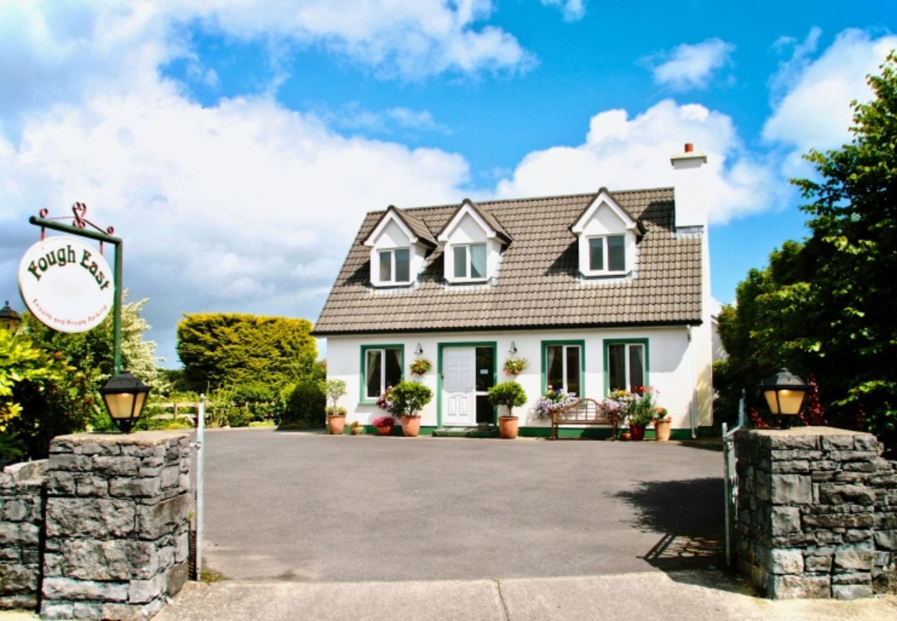 House in Oughterard - Fough East, Oughterard