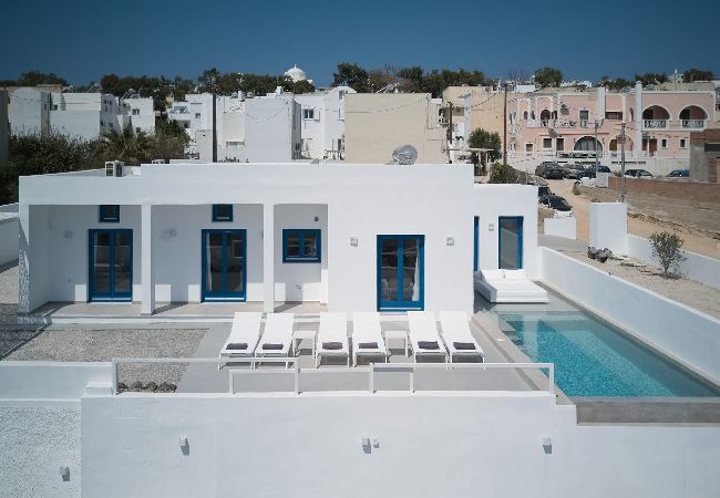  in Thira - Greek Thadeos Villa