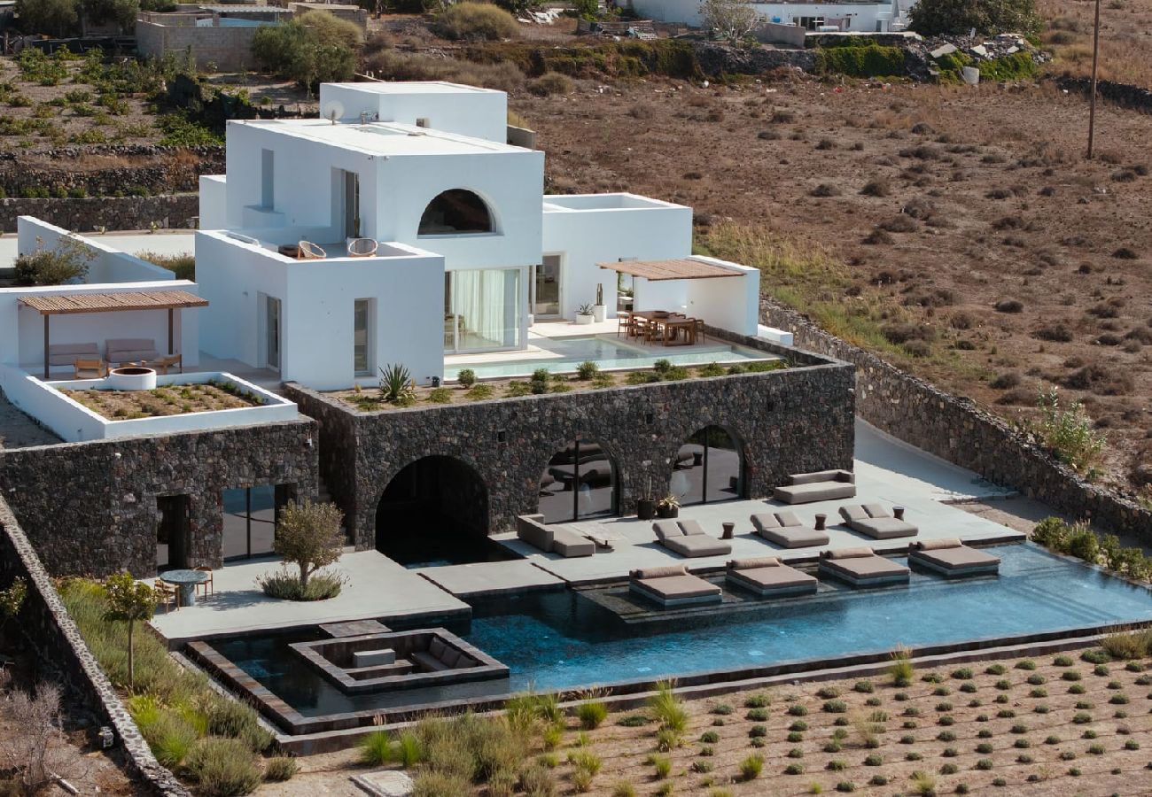 Apartment in Oia - Greek Charisma Estate