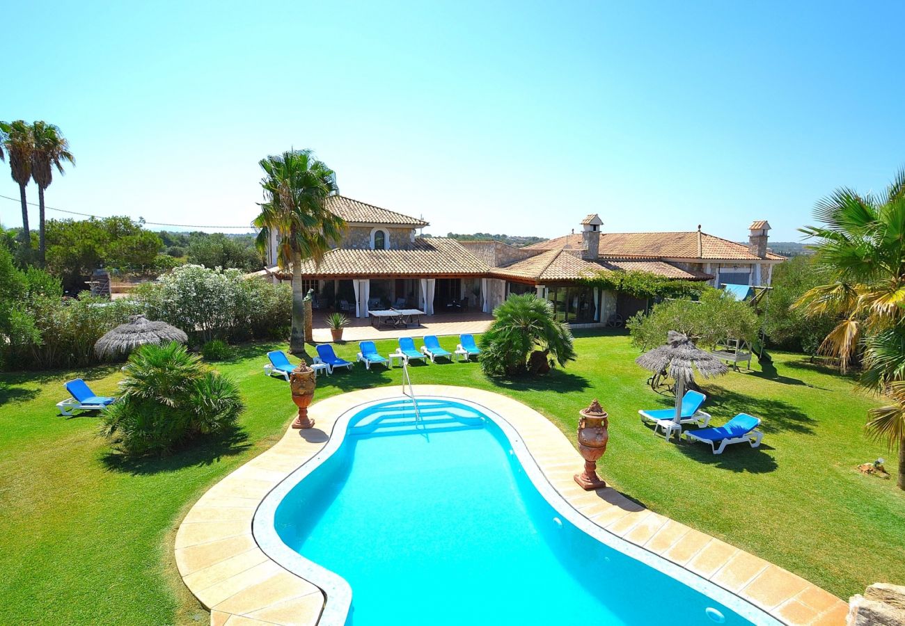La maison dispose d'une piscine pour des vacances parfaites La maison dispose d'une piscine pour des vacances parfaites