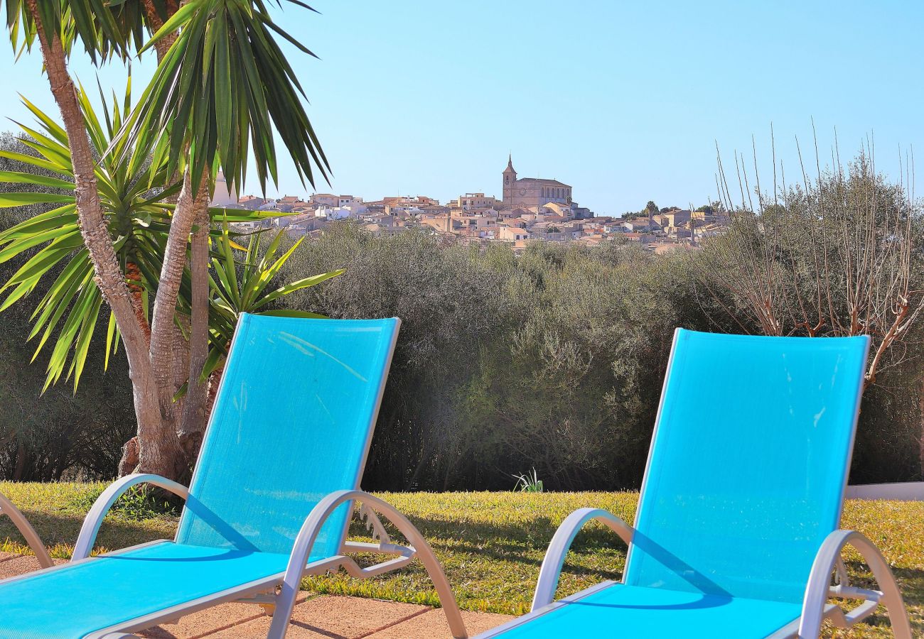 Villa à alcudia, jardin, agréable, piscine.  Villa à alcudia, jardin, agréable, piscine.