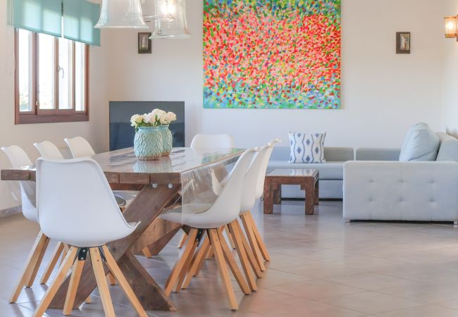 villa, spacieuse, piscine, jardin, terrasse villa, spacieuse, piscine, jardin, terrasse